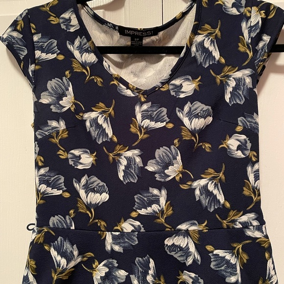 NWOT Navy blue dress with floral print - Picture 2 of 2